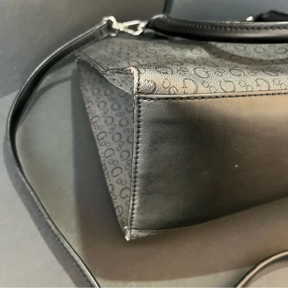 Guess Los Angeles Hand Bag Purse Black Shoulder Bag